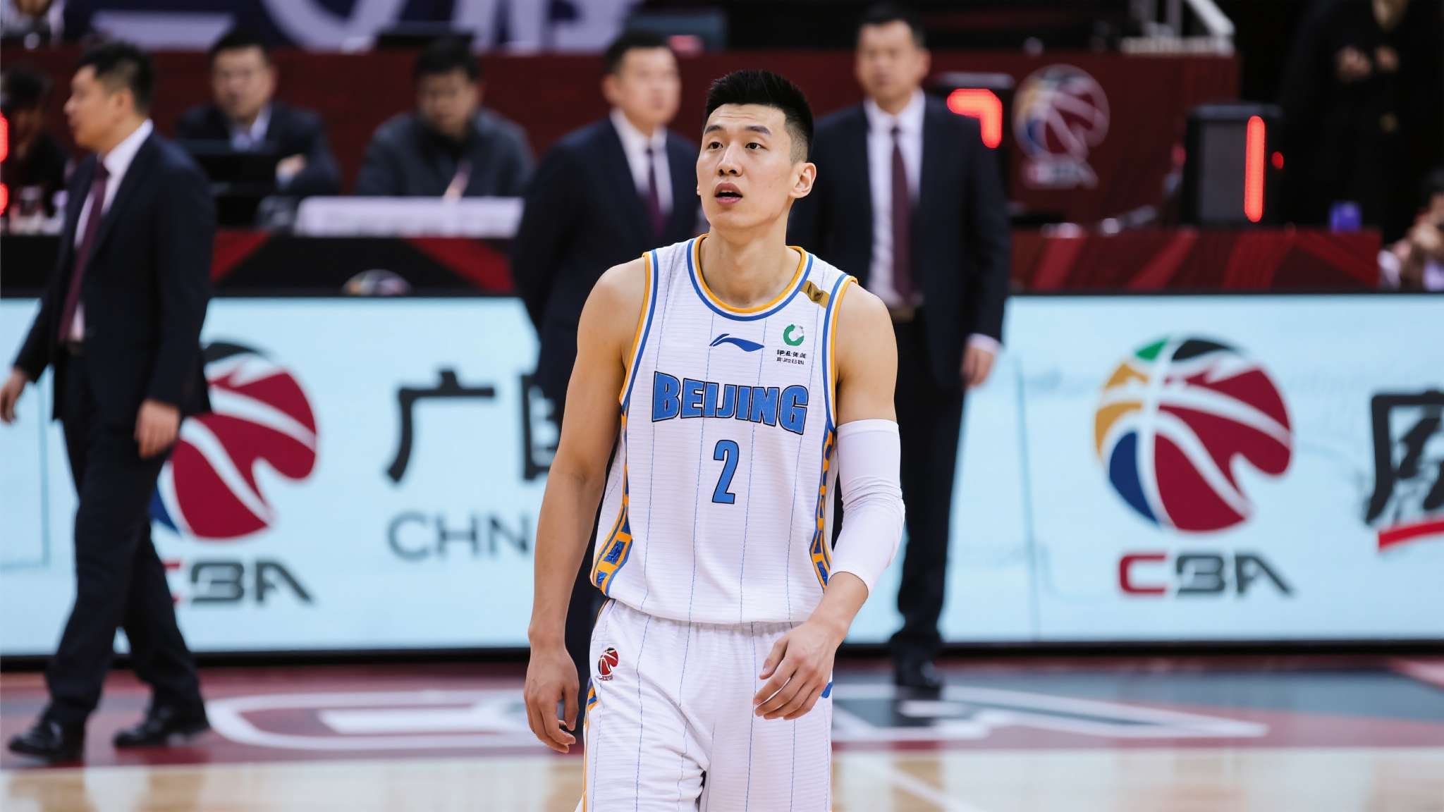 CBA要变天了！四川41连败球员都快跑光了，香港金牛3连冠坐等升级